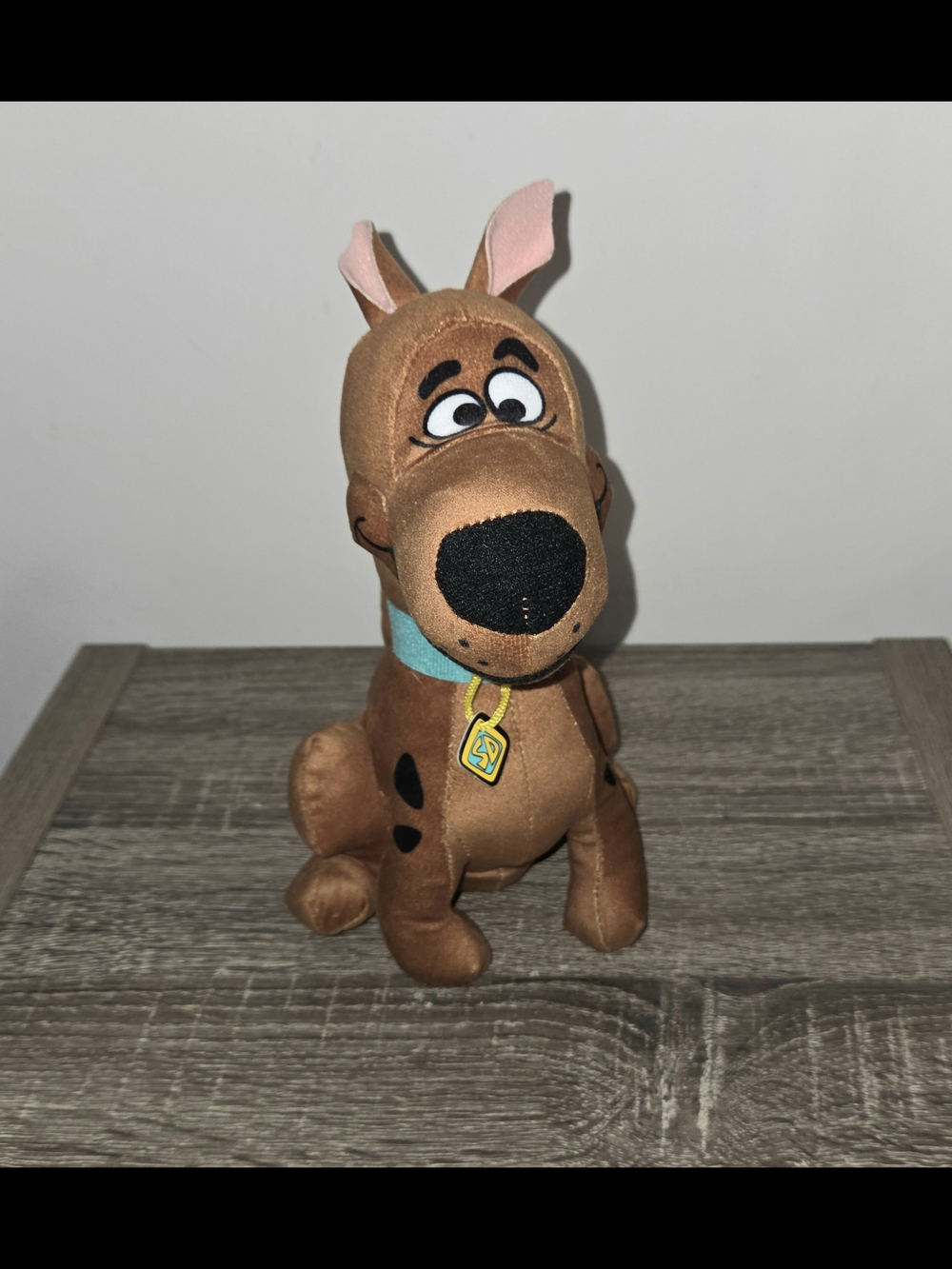 Scooby Doo Toy Factory Sitting with Yellow Collar Plush 8"